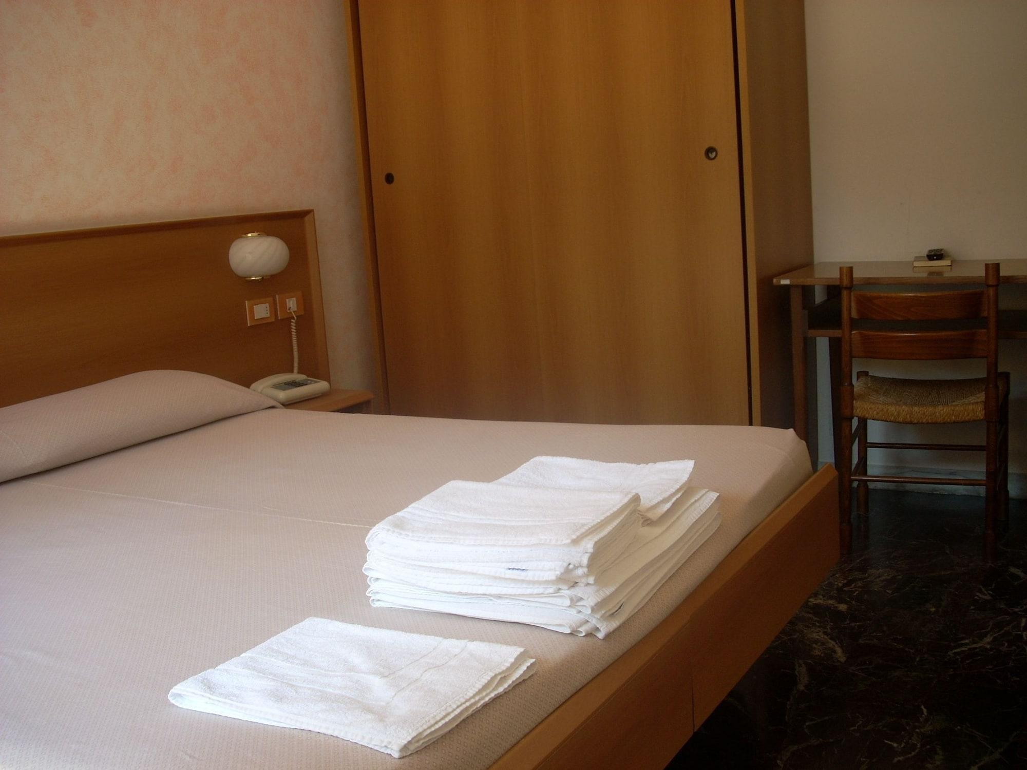 Hotel Corallo โมเนเลีย ภายนอก รูปภาพ