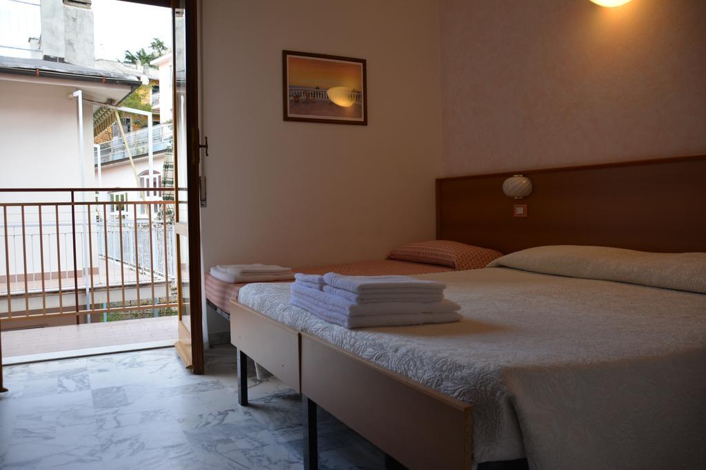 Hotel Corallo โมเนเลีย ห้อง รูปภาพ