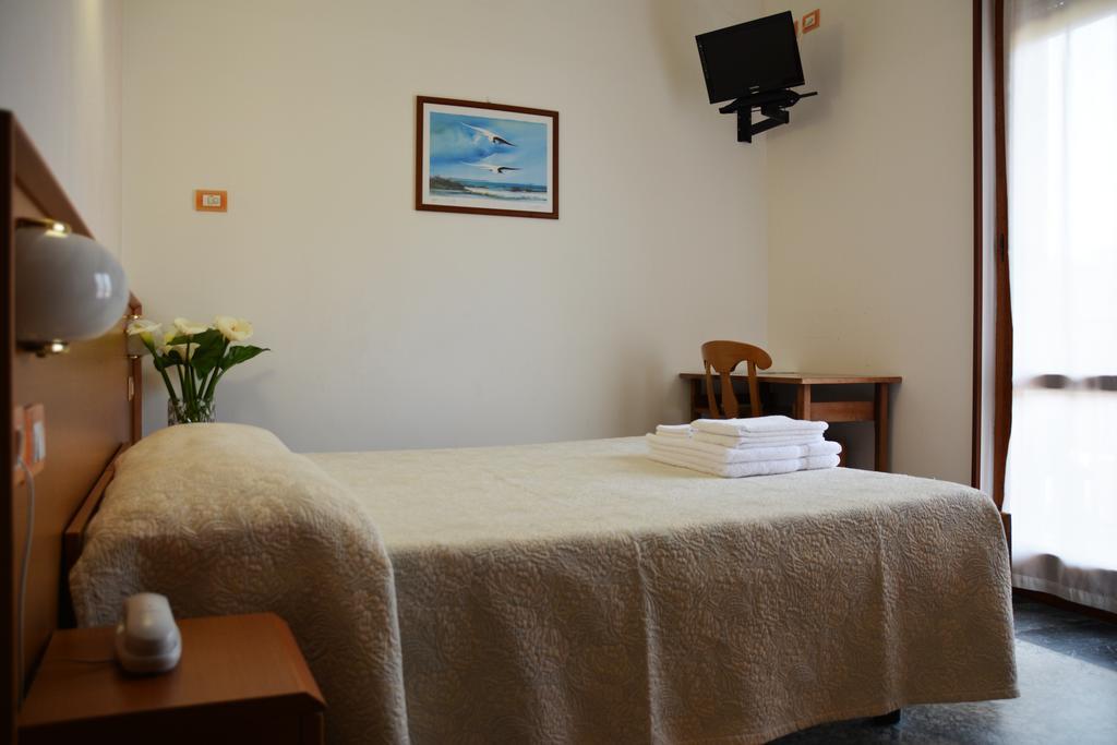Hotel Corallo โมเนเลีย ภายนอก รูปภาพ