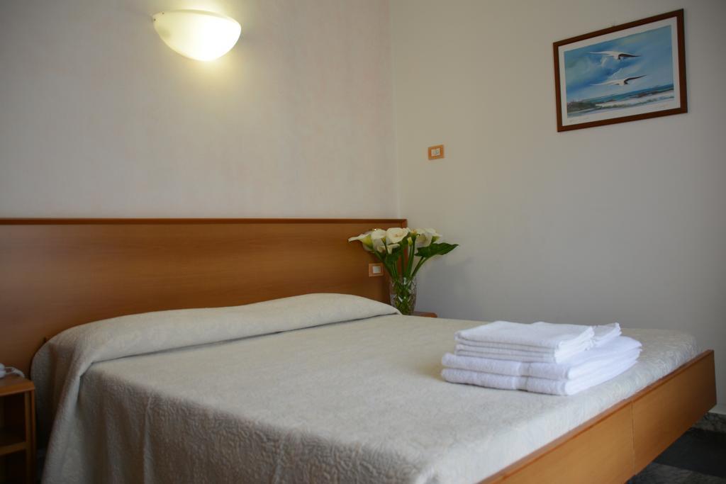 Hotel Corallo โมเนเลีย ห้อง รูปภาพ