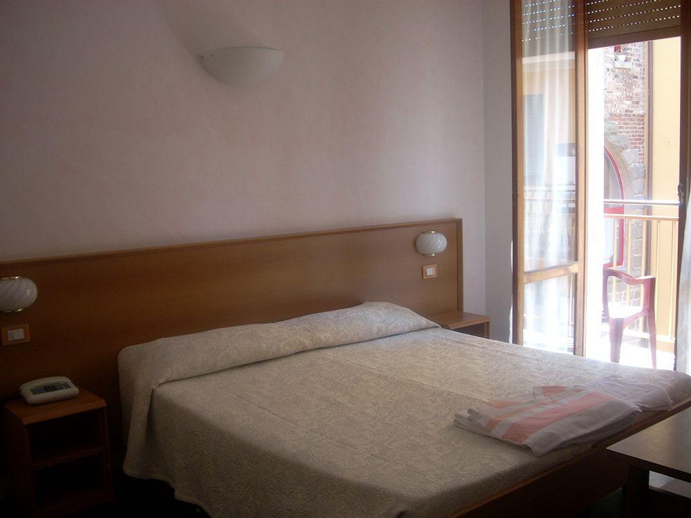 Hotel Corallo โมเนเลีย ภายนอก รูปภาพ