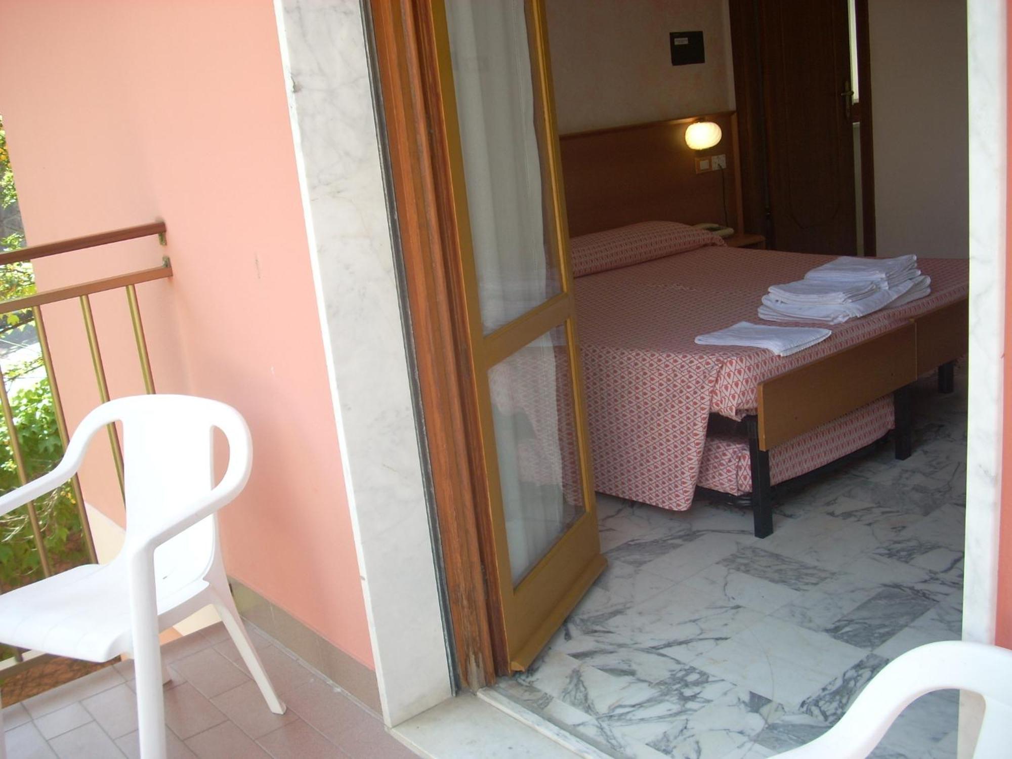 Hotel Corallo โมเนเลีย ภายนอก รูปภาพ