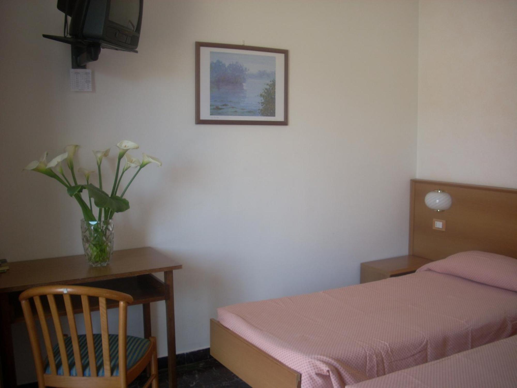 Hotel Corallo โมเนเลีย ภายนอก รูปภาพ