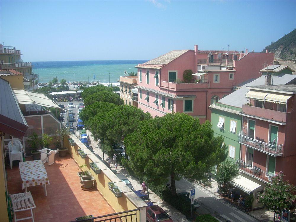 Hotel Corallo โมเนเลีย ภายนอก รูปภาพ