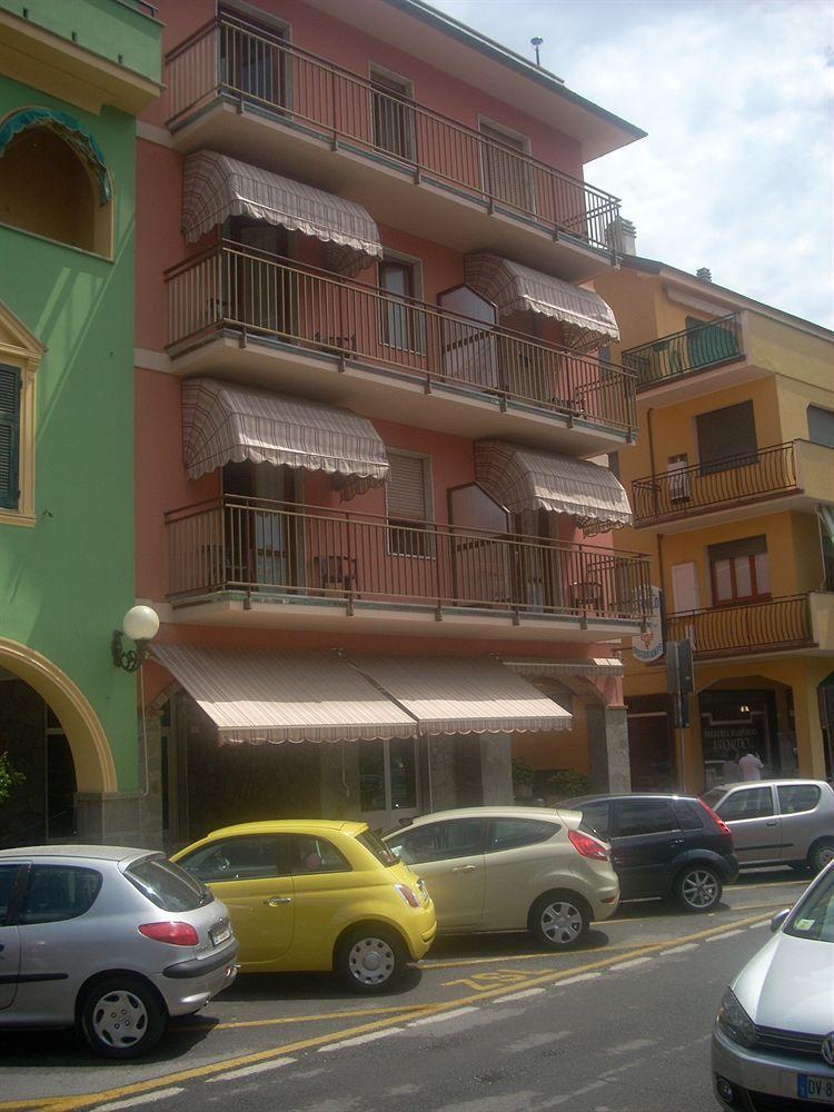 Hotel Corallo โมเนเลีย ภายนอก รูปภาพ