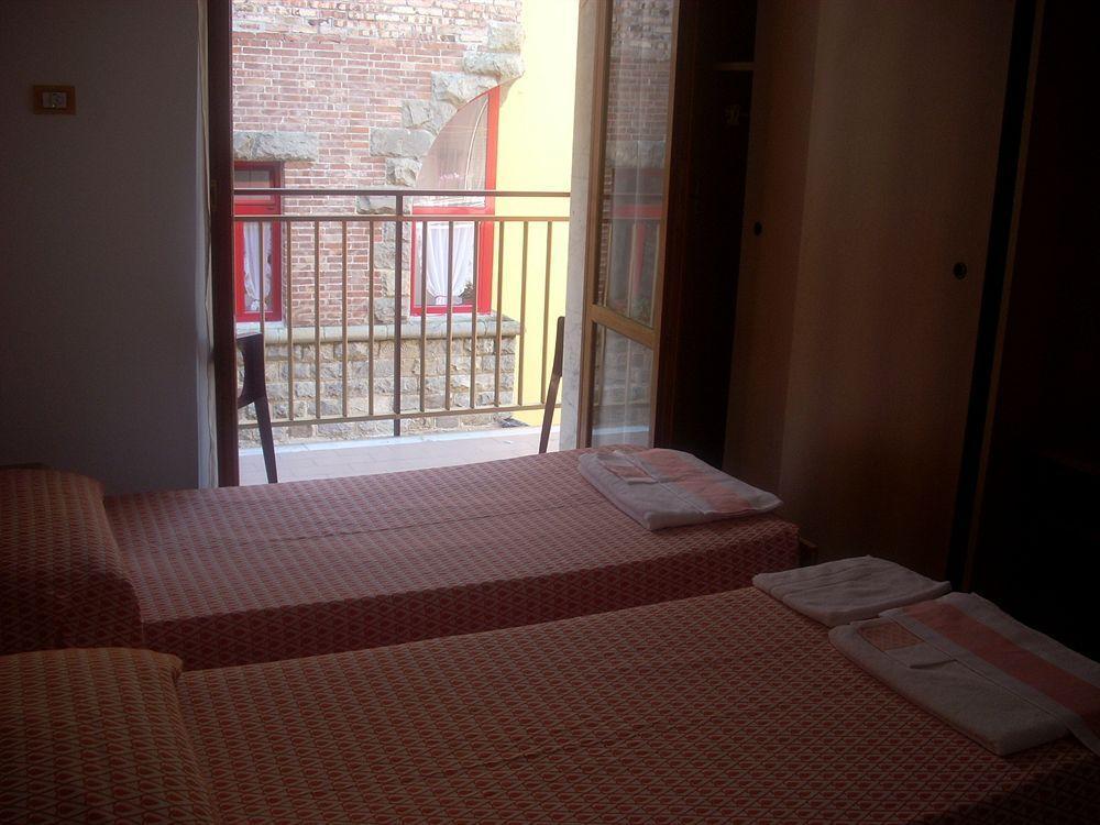 Hotel Corallo โมเนเลีย ภายนอก รูปภาพ