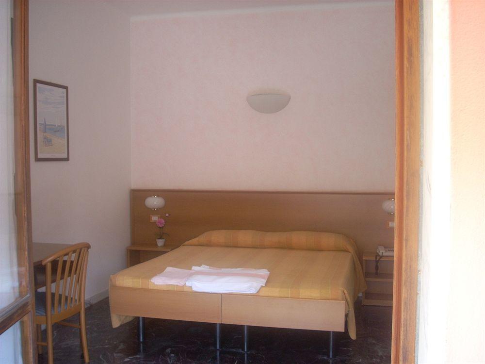 Hotel Corallo โมเนเลีย ภายนอก รูปภาพ