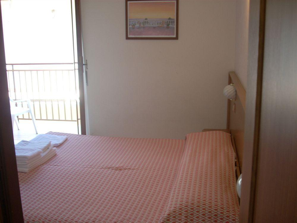 Hotel Corallo โมเนเลีย ภายนอก รูปภาพ